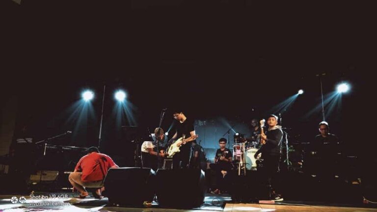 Galuh Adiwinata Si Penyanyi Indie yang Siap Mengguncang Dunia Musik dengan Karya Terbaru Jelas Apa