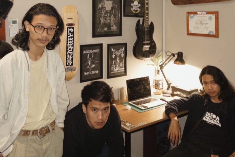 Kenali MATA SURYA Band Naik Daun yang Menggugah Harapan Melalui Musik “Negeri Bingung”